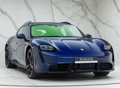 Porsche Taycan Turbo S Cross Turismo 1