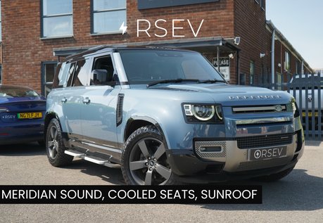 Land Rover Defender X-DYNAMIC HSE MHEV 3.0L Extended LR Warranty Tow Bar Pano Roof FLRSH 