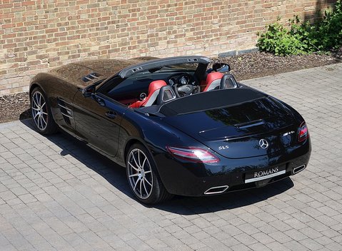 Mercedes-Benz SLS AMG Roadster 12