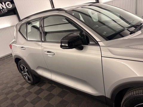 Volvo XC40 2.0 B3 MHEV Plus Dark DCT Auto Euro 6 (s/s) 5dr 46