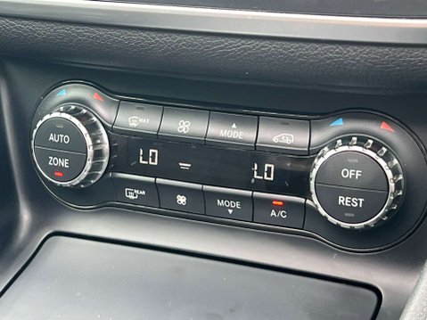 Mercedes-Benz GLA 2.1 GLA 220 AMG Line Premium+CDi 4Matic Automatic 4WD 5dr *NATIONAL DELIVER 27