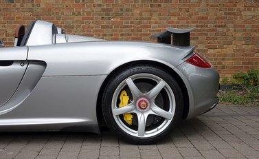 Porsche Carrera GT 9