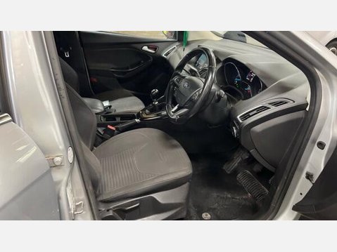 Ford Focus 1.0T EcoBoost Titanium Euro 6 (s/s) 5dr 6