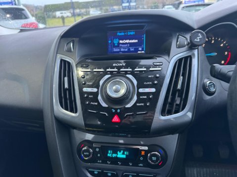 Ford Focus 1.6 TDCi Titanium Navigator Euro 5 (s/s) 5dr 10