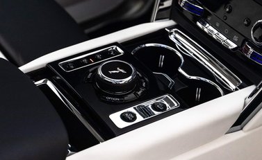 Rolls-Royce Cullinan V12 18