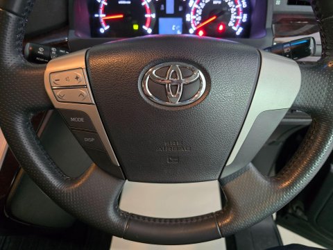 Toyota Vellfire 36