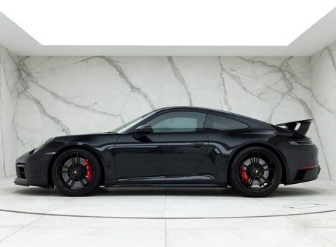 Porsche 911 (992) Carrera 4 GTS 2