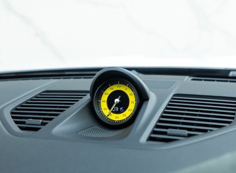 Porsche 911 GT3 RS (992) 18