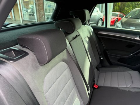 Volkswagen Golf 1.4 TSI BlueMotion Tech ACT R-Line Euro 6 (s/s) 5dr 23