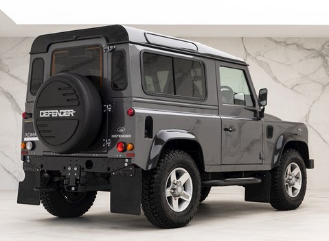 Land Rover Defender 90 Landmark 7