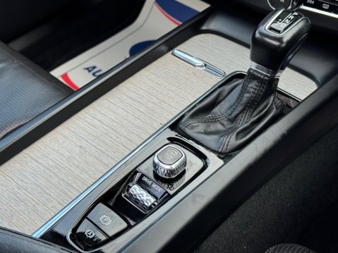 Volvo XC60 2.0 D5 PowerPulse Inscription Auto AWD Euro 6 (s/s) 5dr 45