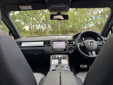 Volkswagen Touareg 3.0 Touareg V6 R-Line TDI BlueMotion Technology Auto 4WD 5dr 18