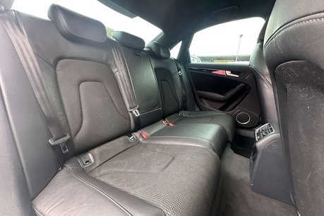 Audi A4 2.0 TDI Black Edition Saloon 4dr Diesel Manual Euro 5 (s/s) (177 ps) 13