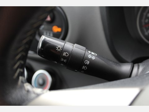 Toyota Yaris VVT-I ICON 13