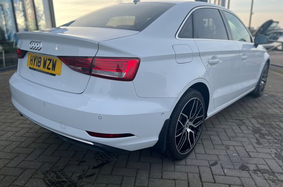 Audi A3 1.6 TDI SPORT AUTOMATIC 5