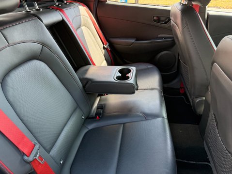 Hyundai KONA PREMIUM SE 1 OWNER 19