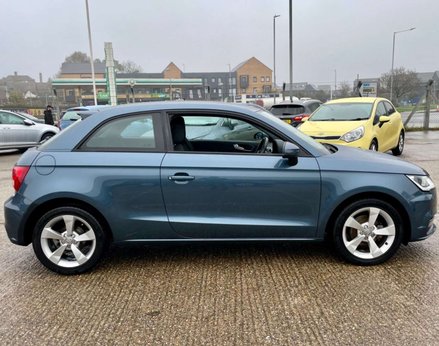 Audi A1 1.0 A1 Sport Nav TFSI Semi-Auto 3dr 10