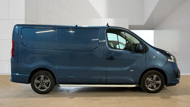 Vauxhall Vivaro SWB L1H1 Low Roof Sportive 282 Air Con Alloys Sensors EURO 6 NO VAT 3