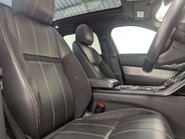 Land Rover Range Rover Velar 2.0 Range Rover Velar R-Dynamic S D240 Auto 4WD 5dr 31