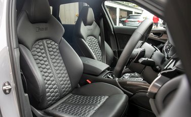 Audi RS6 Avant Performance 12