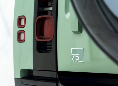 Land Rover Defender 110 75th Anniversary P400e 30