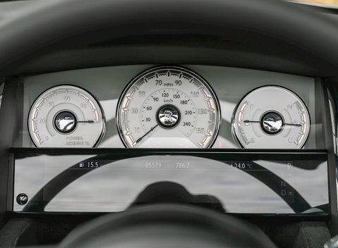 Rolls-Royce Dawn 18