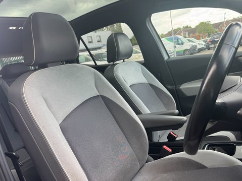 Volkswagen ID.3 Pro Performance 58kWh Style Hatchback 5dr Electric Auto (204 ps) 12