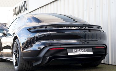 Porsche Taycan Turbo S 29