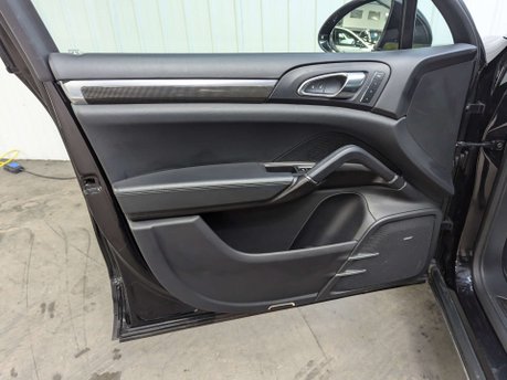 Porsche Cayenne 4.8 Cayenne V8 T Tiptronic S 4WD 5dr 53