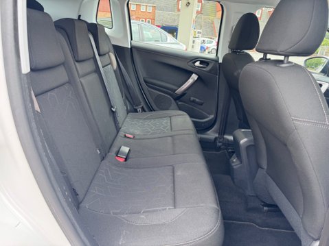Peugeot 2008 BLUE HDI ACTIVE 12