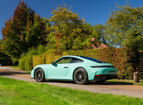 Porsche 911 Carrera GTS (992.2) 3