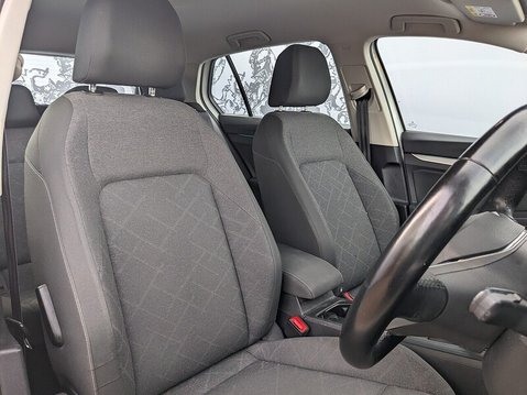 Volkswagen Golf LIFE TSI 12