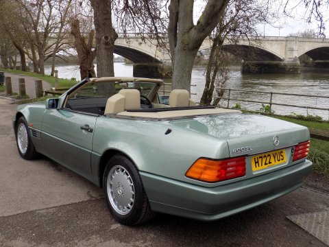 Mercedes-Benz SL Series 500SL-32 2