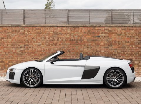 Audi R8 V10 Plus Spyder 2