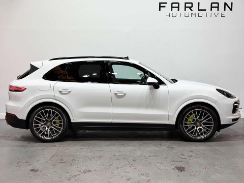 Porsche Cayenne 3.0 V6 E-Hybrid 14kWh SUV 5dr Petrol Plug-in Hybrid TiptronicS 4WD Euro 6 ( 16