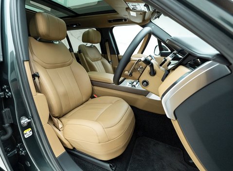 Land Rover Range Rover P400 Autobiography LWB 7 Seater 10