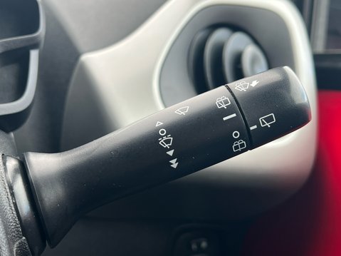 Toyota Aygo VVT-I X-PLAY X-SHIFT 33