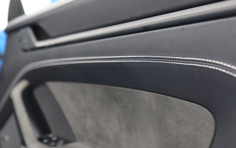Porsche 911 Carrera GTS - Rear-Axle Steering, 18-Way Seats, Panoramic Roof and More 12