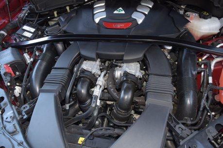 Alfa Romeo Stelvio V6 Biturbo Quadrifoglio 45