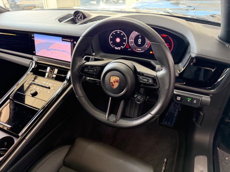 Porsche Panamera PDK 32