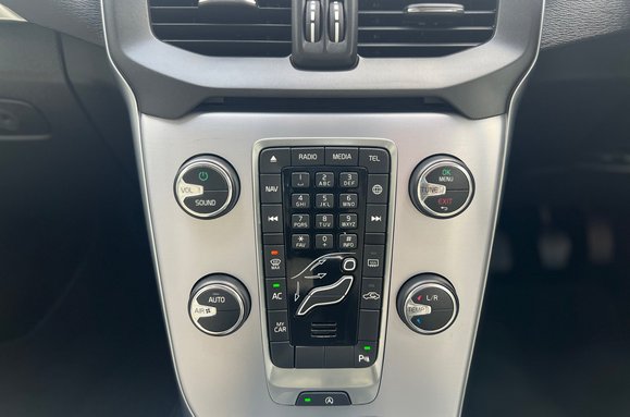 Volvo V40 2.0 T3 INSCRIPTION 37