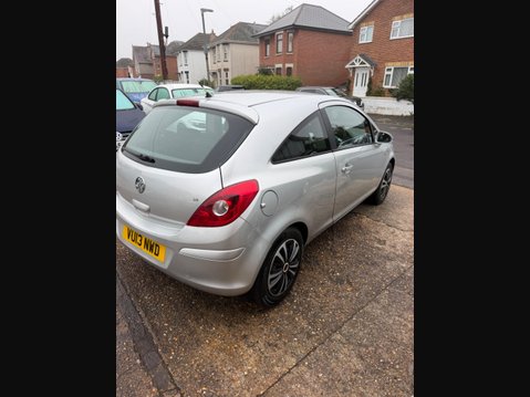 Vauxhall Corsa 1.4 16V Exclusiv Auto Euro 5 3dr (A/C) 8