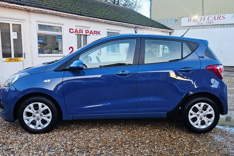 Hyundai i10 SE.. AUTOMATIC.. 1 PREVIOUS OWNER.. 6 SERVICE STAMPS,VERY WELL CARED FOR 9
