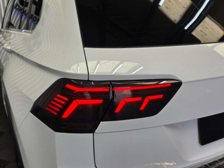 Volkswagen Tiguan 2.0 TSI R SUV 5dr Petrol DSG 4Motion Euro 6 (s/s) (320 ps) 32