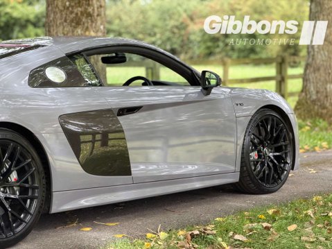Audi R8 5.2 R8+ Quattro V10 Semi-Auto 4WD 2dr 45