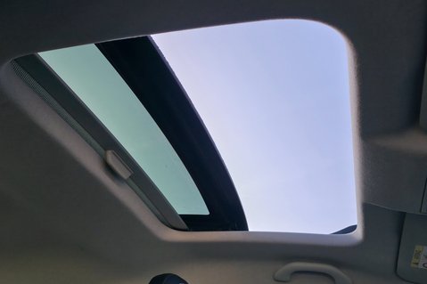 Volkswagen Up HIGH UP.. AUTOMATIC.. GLASS E/SUNROOF.10 MAIN DEALER SERVICES..ONE OWNER..  17