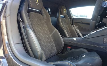 Lamborghini Aventador S 16