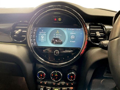Mini Hatch Cooper SE 32.6kWh Level 3 Hatchback 3dr Electric Auto (184 ps) 18