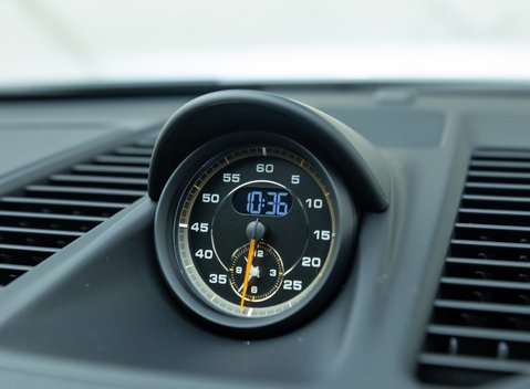 Porsche 911 GT2 RS (991) 21