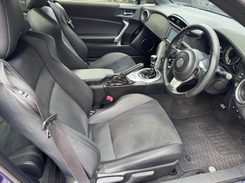 Toyota GT86 D-4S PRO 16